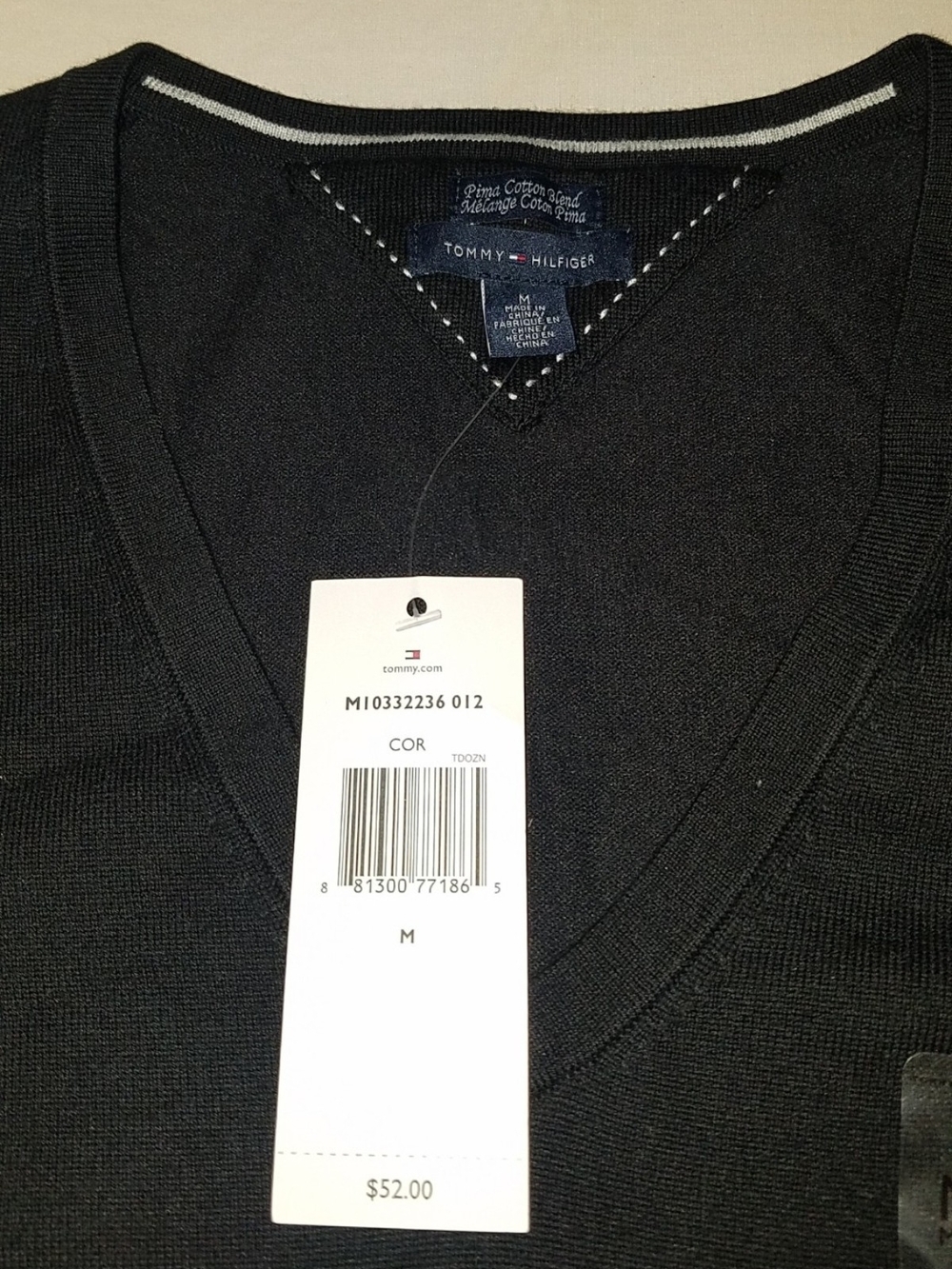 Tommy Hilfiger Men's V-Neck Sweater in Black